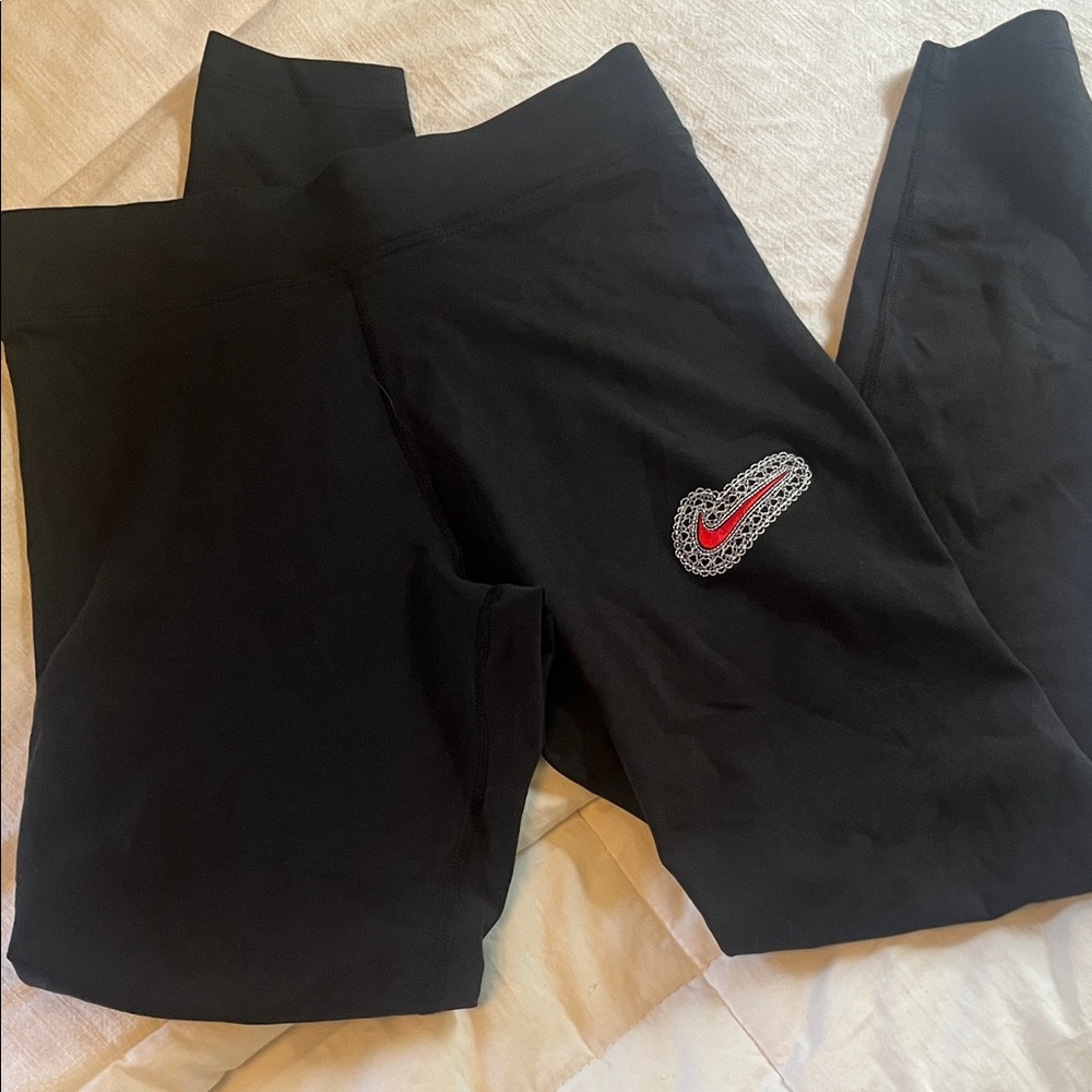 Nike black Valentine’s Day legging